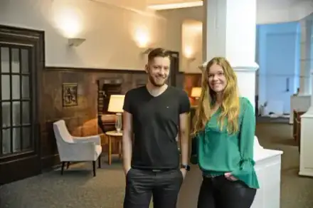 Foto von Ab unter die Erde