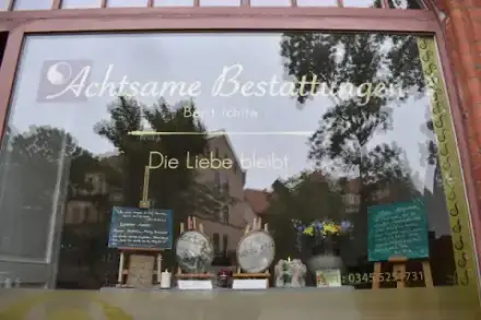 Foto von Achtsame Bestattungen. Die Liebe bleibt. Berit Ichite