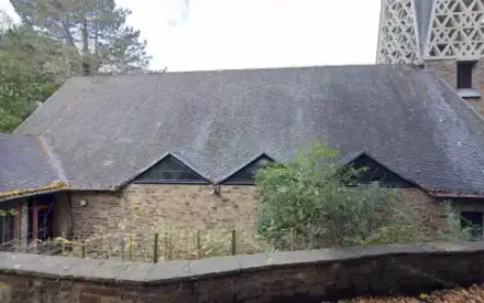 Foto von Beerdigungsinstitut am Bach