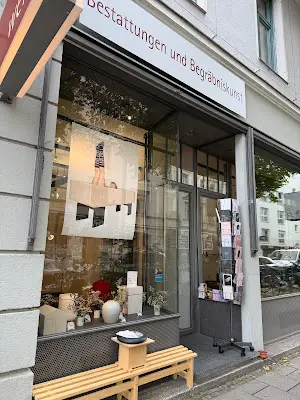 Foto von Bestatter w e i s s über den tod hinaus - Bestattungen und Begräbniskunst