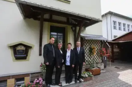 Foto von Bestattung Gottschalk einheimischer Familienbetrieb - Meisterbetrieb * Im Trauerfall 24/7 telefonisch erreichbar *