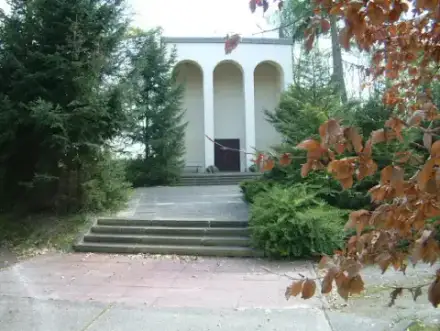 Foto von Bestattungshaus Schöneiche – Friedhofs- und Grünanlagenpflege