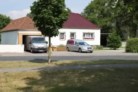 Foto von Bestattungsinstitut Korschat - Inhaber Nadine Lehnert