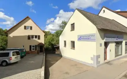 Foto von Bestattungsinstitut Lindenmeyer Inhaberin Undine und Josefin Ewert