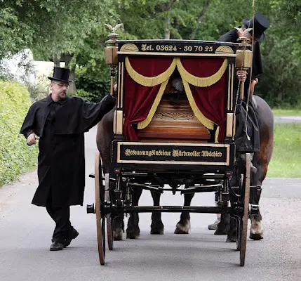 Foto von Bestattungsinstitut Würdevoller Abschied Inh. Michael Trenker