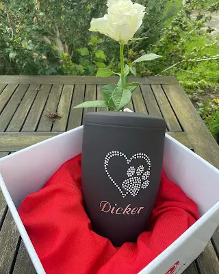 ROSENGARTEN-Tierbestattung Berlin