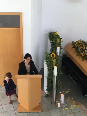 Foto von STEFANIE AUFLEGER | Freie Rednerin für Trauerfeier und Hochzeit