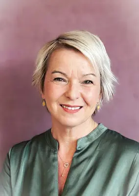 Foto von Trauerrednerin & Sängerin Karin Hehr, Bestattung