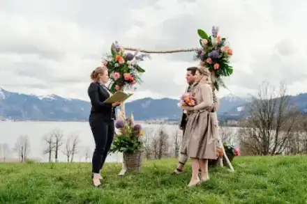 Foto von Traurednerin Claudia Bauhuber | évolutn - Freie Rednerin Claudia Bauhuber | Freie Trauung München